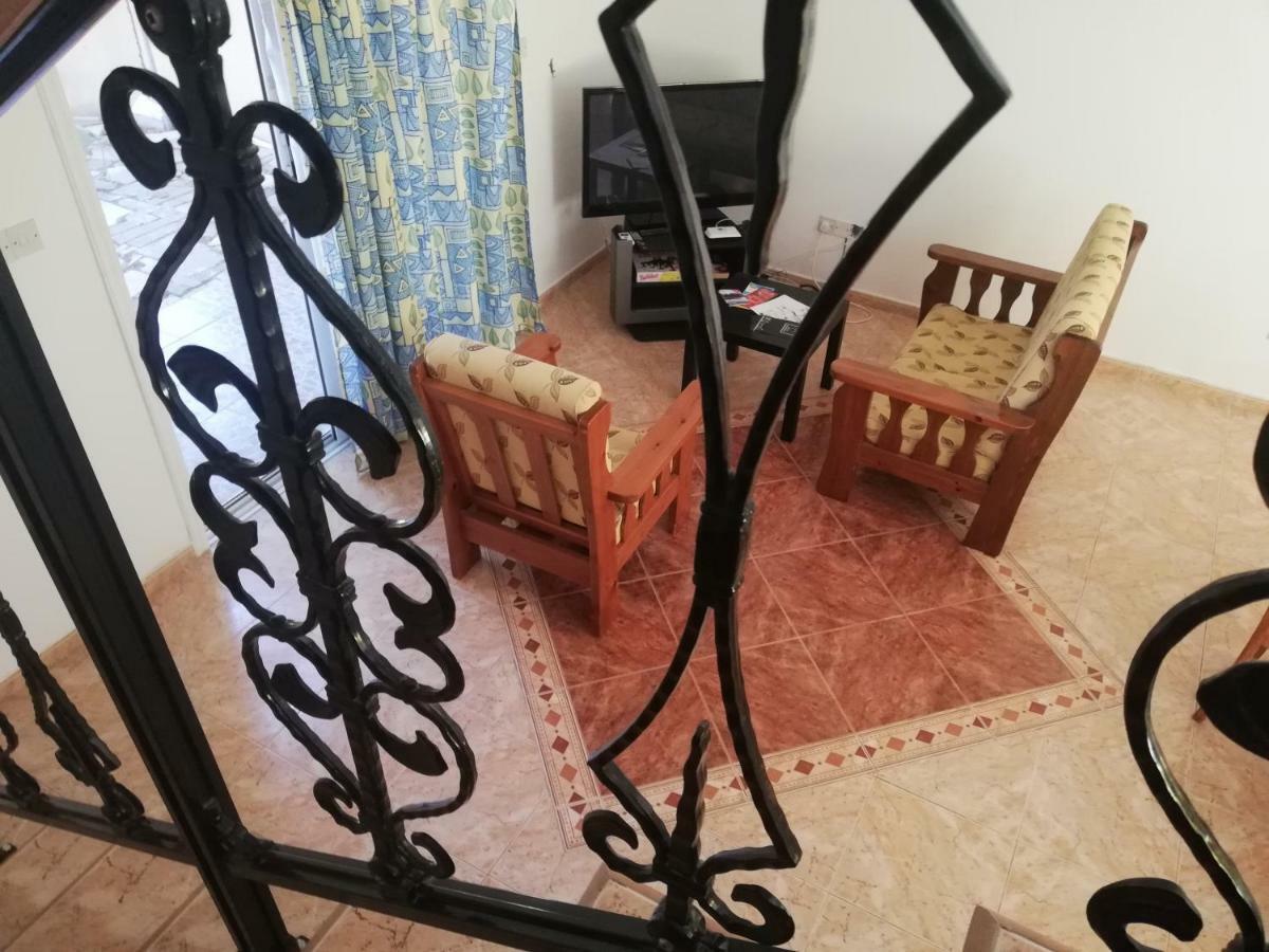 Appartamento Chriselina Gottage Paphos Esterno foto