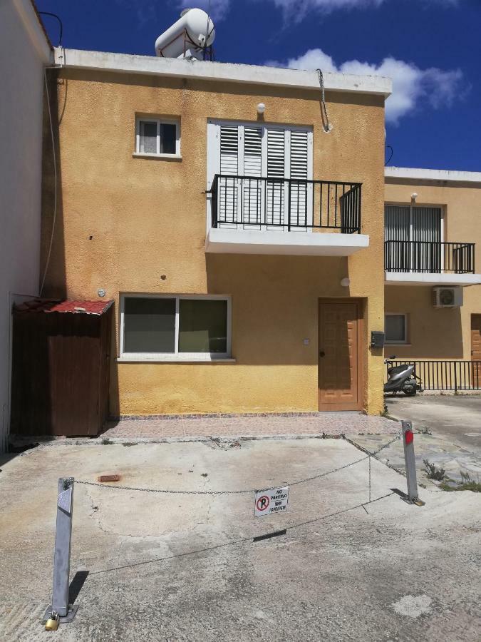 Appartamento Chriselina Gottage Paphos Esterno foto