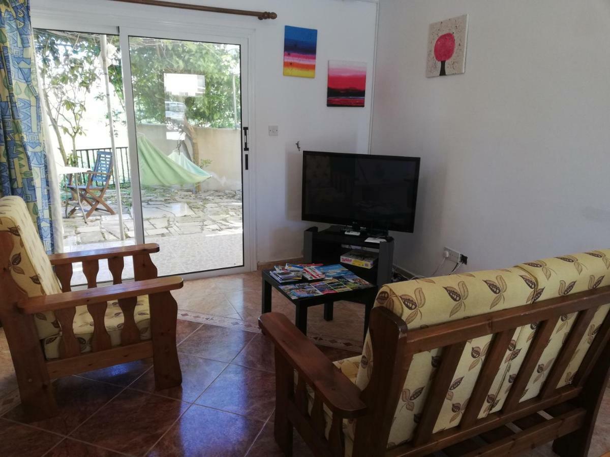 Appartamento Chriselina Gottage Paphos Esterno foto