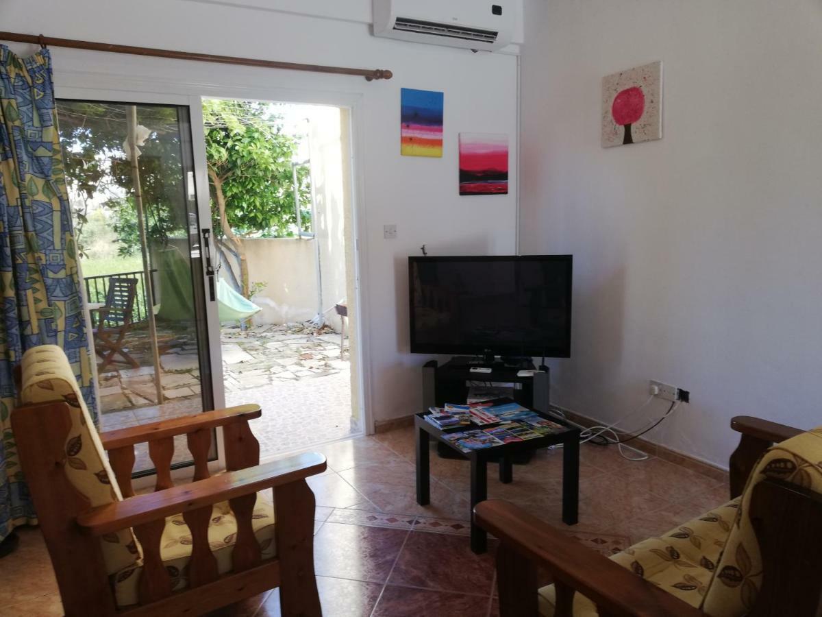 Appartamento Chriselina Gottage Paphos Esterno foto
